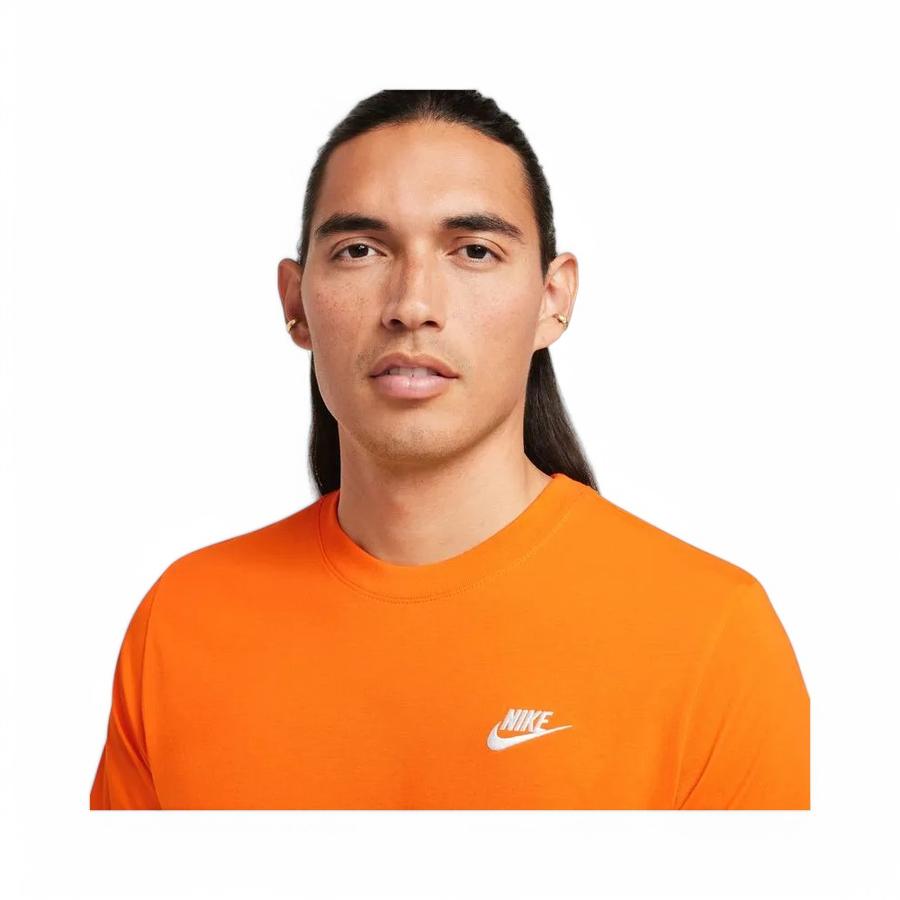 Polera Deportiva Hombre Nike Sportswear Club Naranjo
